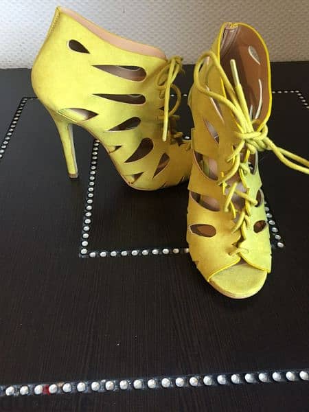 mudtard yellow open toe boots size 37 used once primark 1