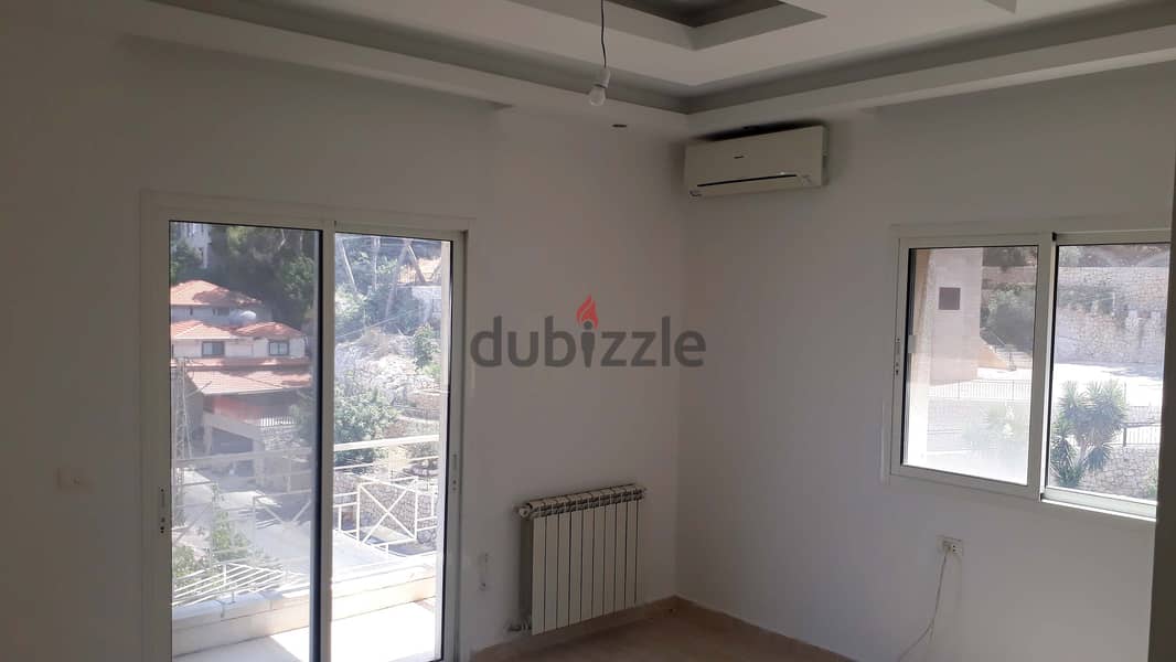 L04976 - Spacious Apartment For Sale in Qornet El Hamra with View 6