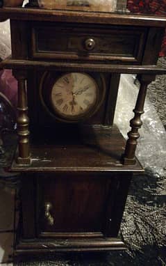 ساعة حيط قديمة  اثرية/ طول 48 cm عرض 22 cm