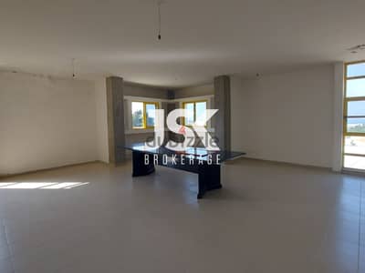 L13574-Office for Sale in Aamchit In A Well Known Center