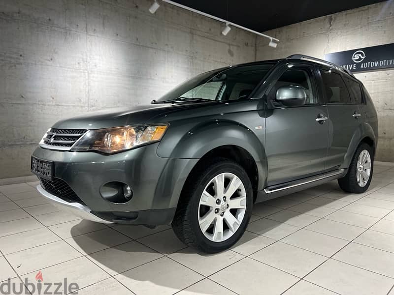 Mitsubishi Outlander Limited fully loaded 4WD 1