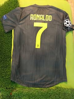 Juventus Ronaldo Retro Football Shirt Player version(New with tags) 0
