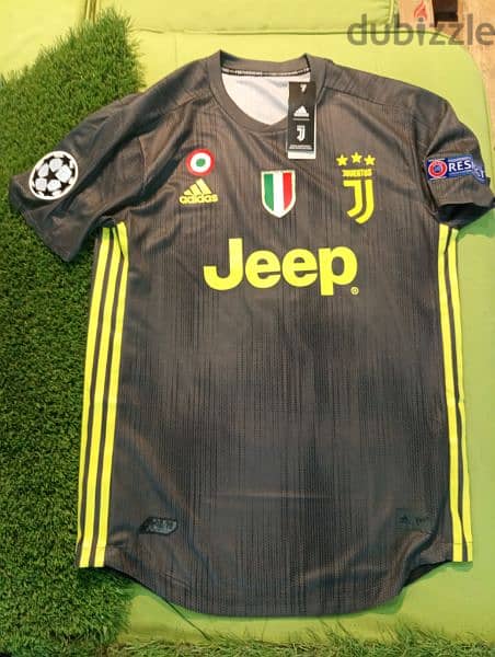 Juventus Ronaldo Retro Football Shirt Player version(New with tags) 1
