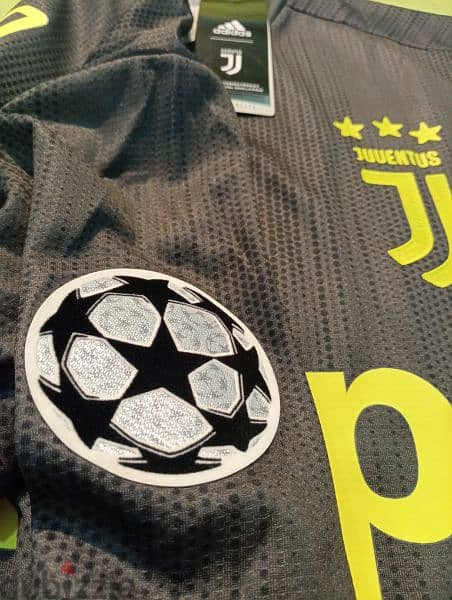 Juventus Ronaldo Retro Football Shirt Player version(New with tags) 4