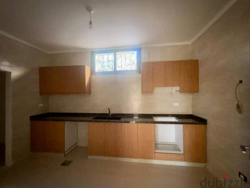 furnished apartment for rent in Broummana - شقة للإيجار في برمانا 4