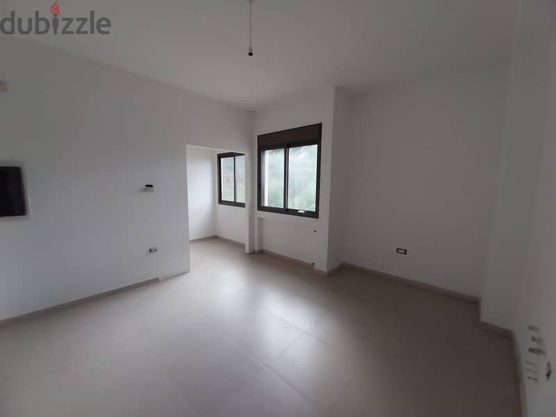 Apartment for sale in Mtayleb/ New/ Garden/ view 4