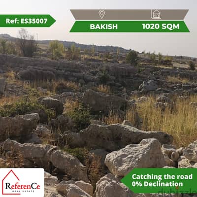 Prime location land in Qanat Bekish أرض بموقع متميز في قناة باكيش