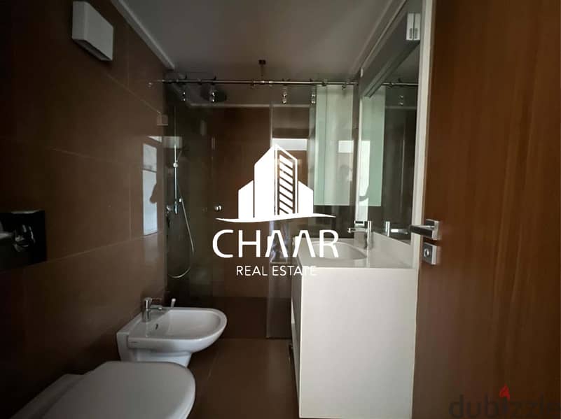 R1550 Luxurious Apartment For Sale in Spears 16