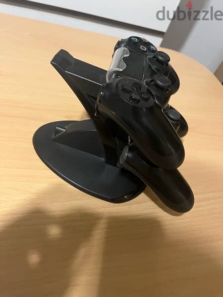 PS4 dual charging station 1