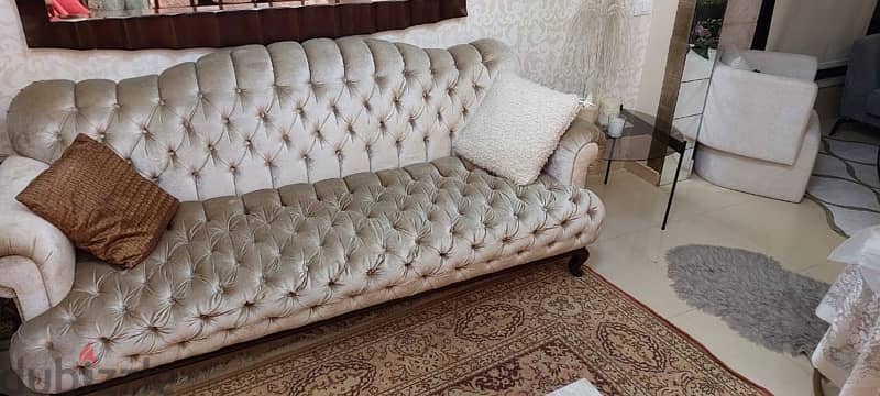 2 sofa very high end 3 round tables 2 pink small bergere 1