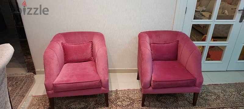 2 sofa very high end 3 round tables 2 pink small bergere 3