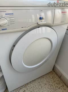 Dryer machine / نشافة