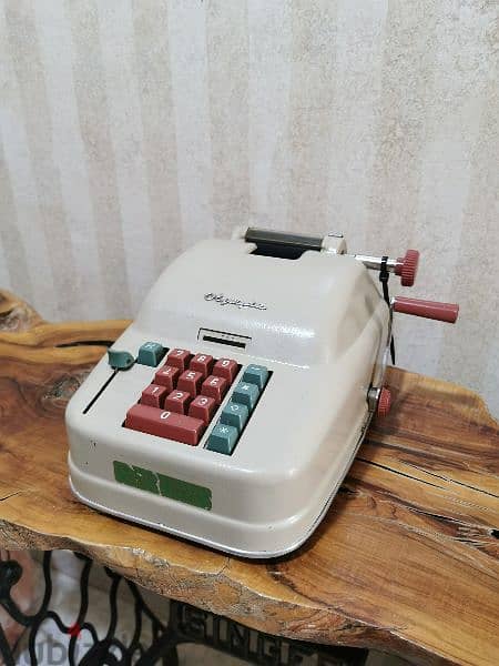 Vintage olympia calculator آلة حاسبة انتيك 1