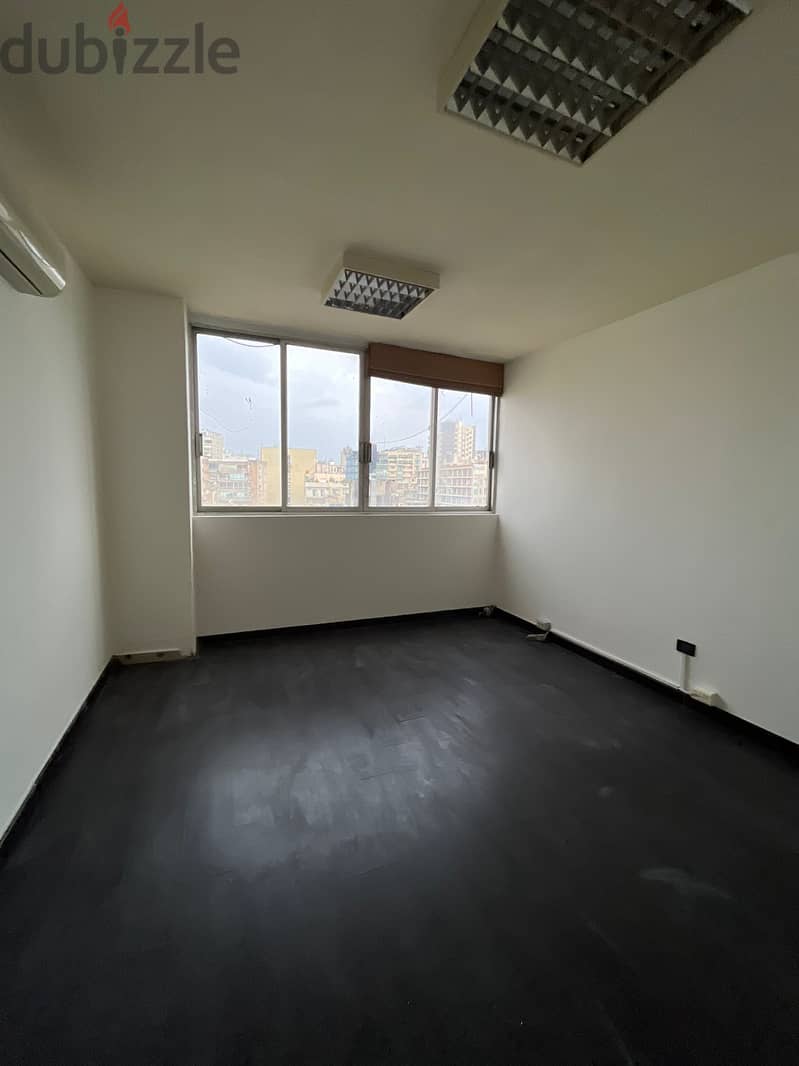 Qualified Office for rent In Mazraa مكتب مؤهل للايجار بالمزرعة 3
