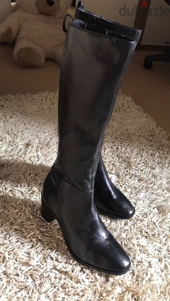 knee high black leather boots 4
