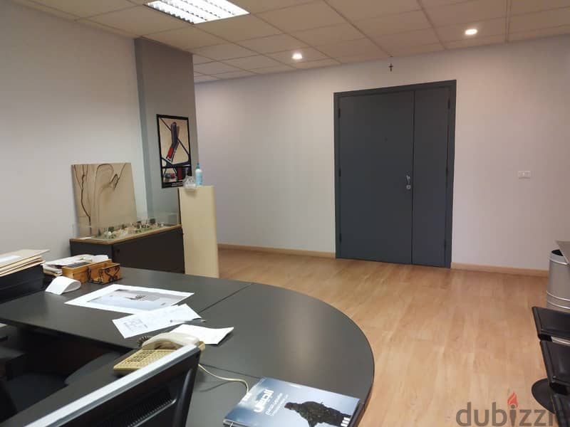 Decorated furnished 170 m2 office for rent in Ant Elias,Prime Location 15