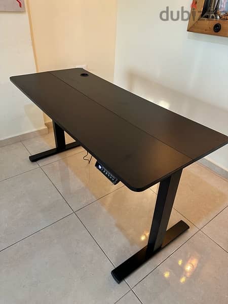 Adjustable Standing desk طاولة مكتب 3