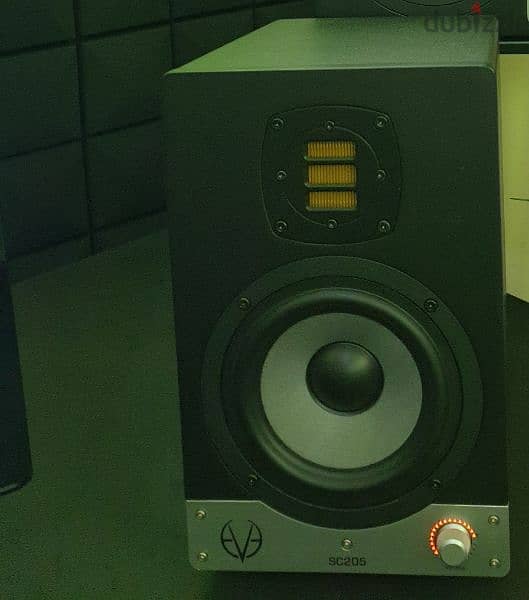 Studio monitors Eve Audio SC205 1