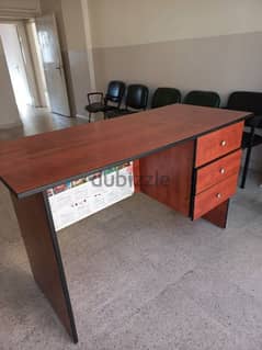 طاولة مكتب 0