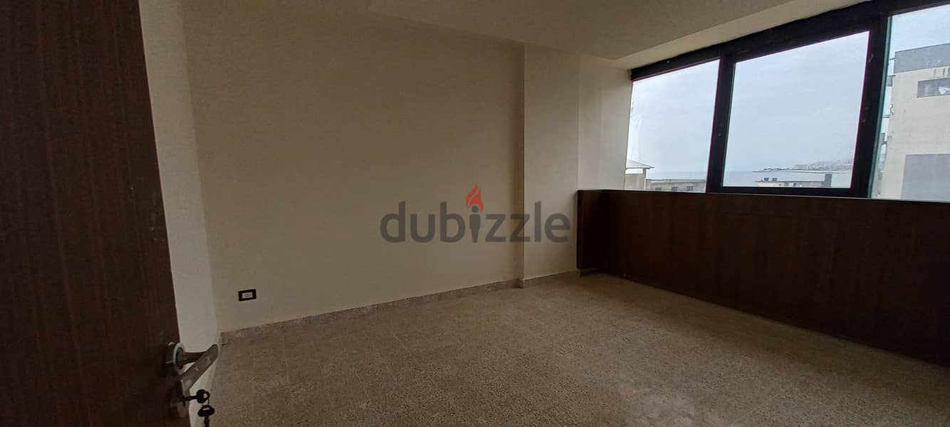 Office Facing The Sea On the highway For Rent In Zalka 5