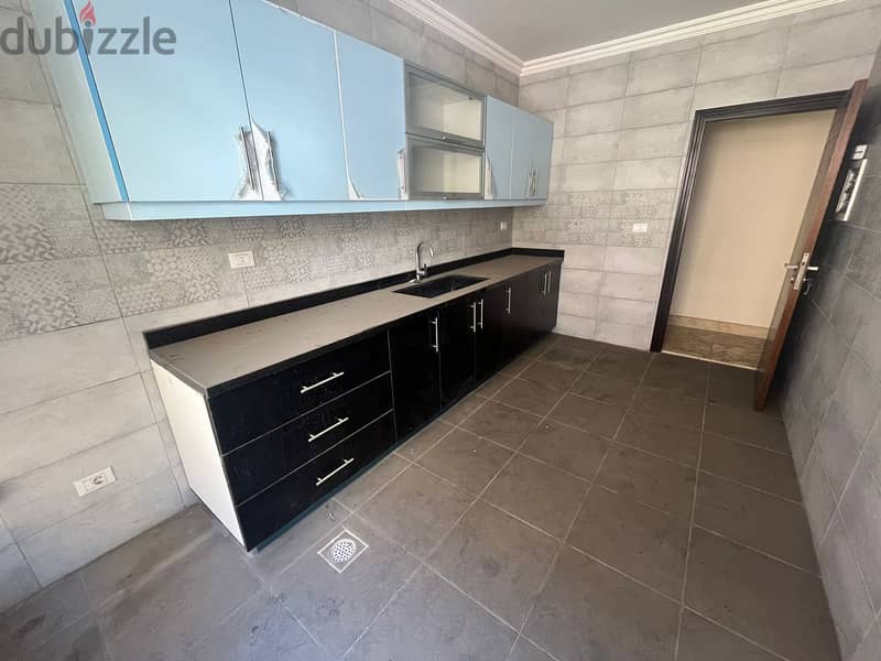 Beautiful Apartment For Sale in Mazraa شقة جميلة للبيع في مزرعة 3