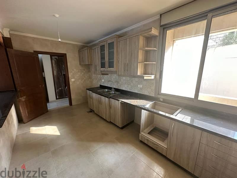 Apartment for sale in sin el fil شقة  في سن الفيل للبيع 4