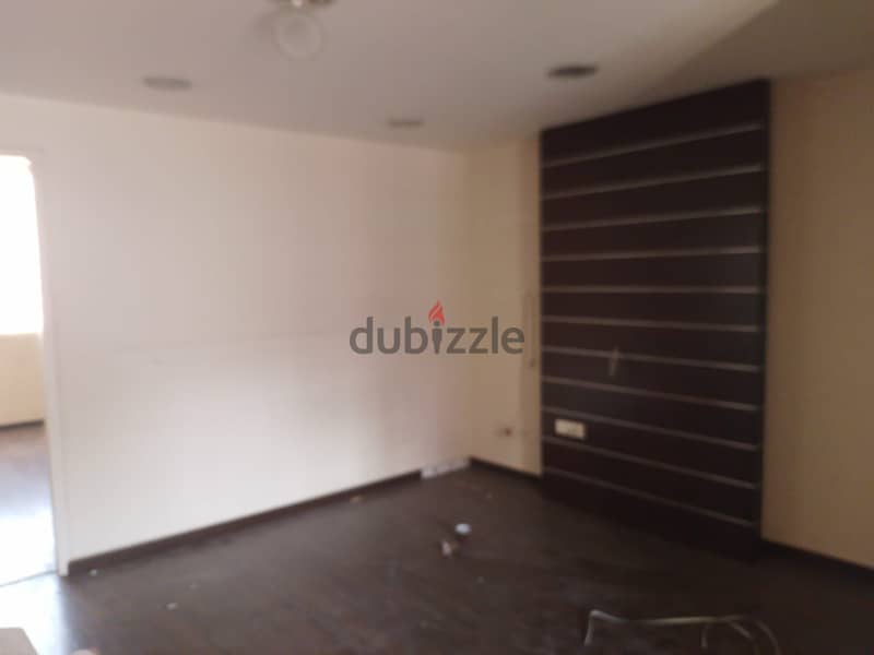 A 100 m2 office for sale in in a commercial center Dora 3