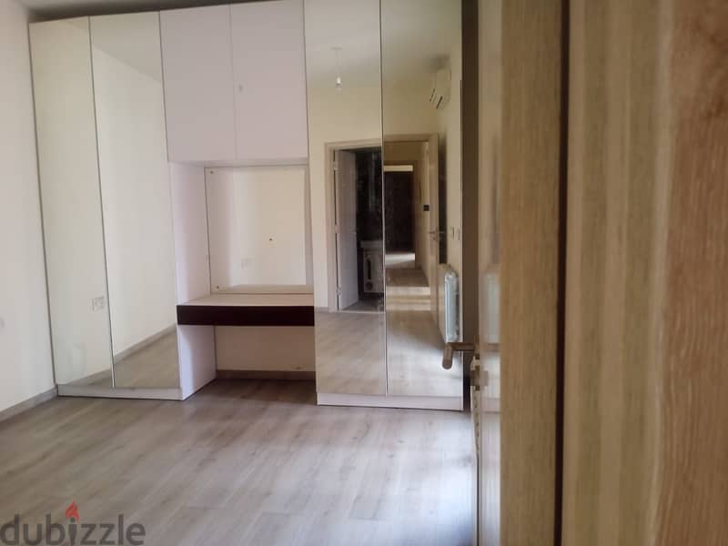 A 176 m2 apartment for sale in Syoufi - شقة للبيع في السيوفي/بيروت 7