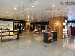 760m² boutique+ 500m²basement + offices GF store for rent in Down town