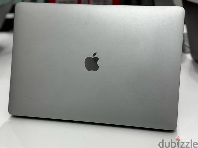 Apple Macbook Pro core i7 500 ssd 15.4 screen 5