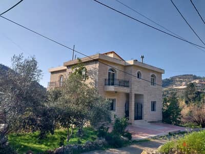 A 375 m2 duplex villa with a garden for sale in Chouf (near Damour)