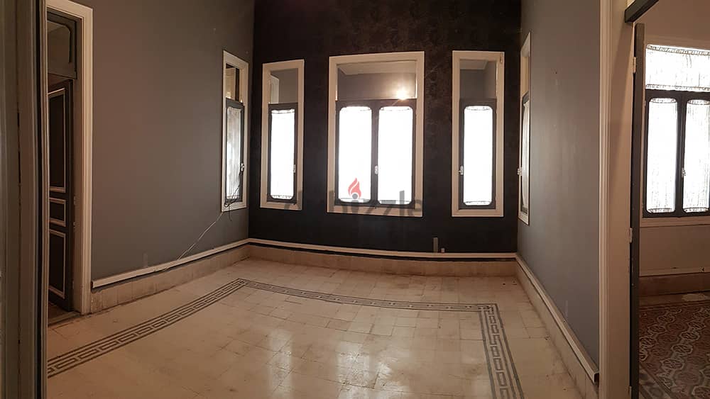 L08257 - Classic Apartment for Sale in Saifi, Beirut 1