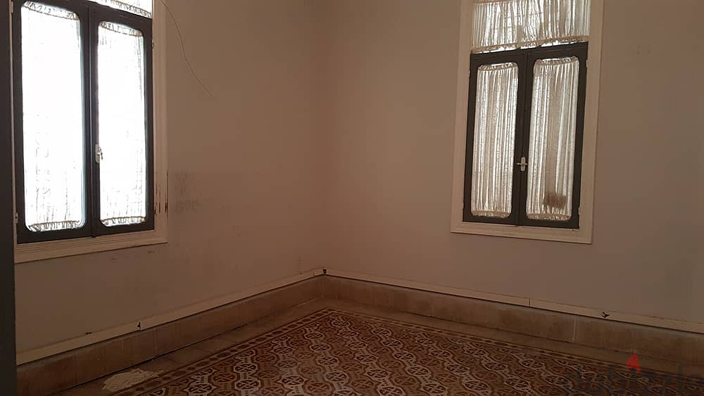 L08257 - Classic Apartment for Sale in Saifi, Beirut 2