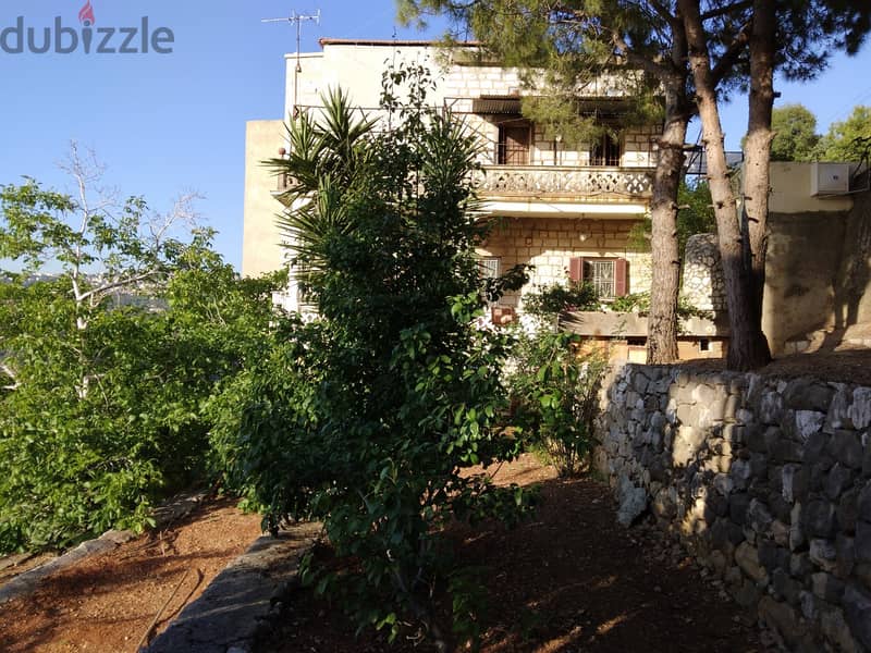 L08079 - Land for Sale with House in Qornet El Hamra 1