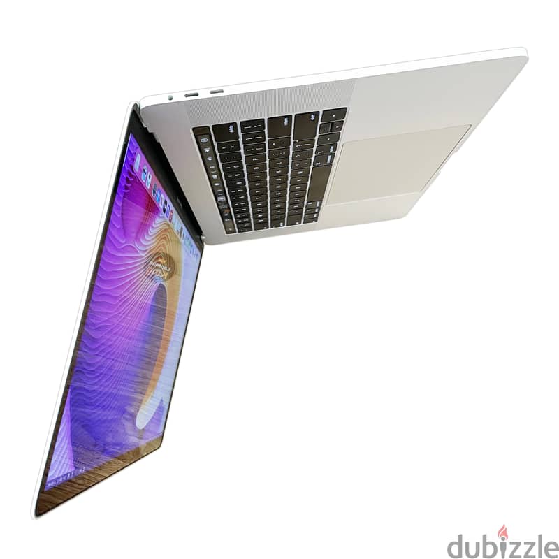 MacBook Pro Touchbar Core i9 GPU Radeon Pro 555x 4gb 2018 Laptop Offer 6