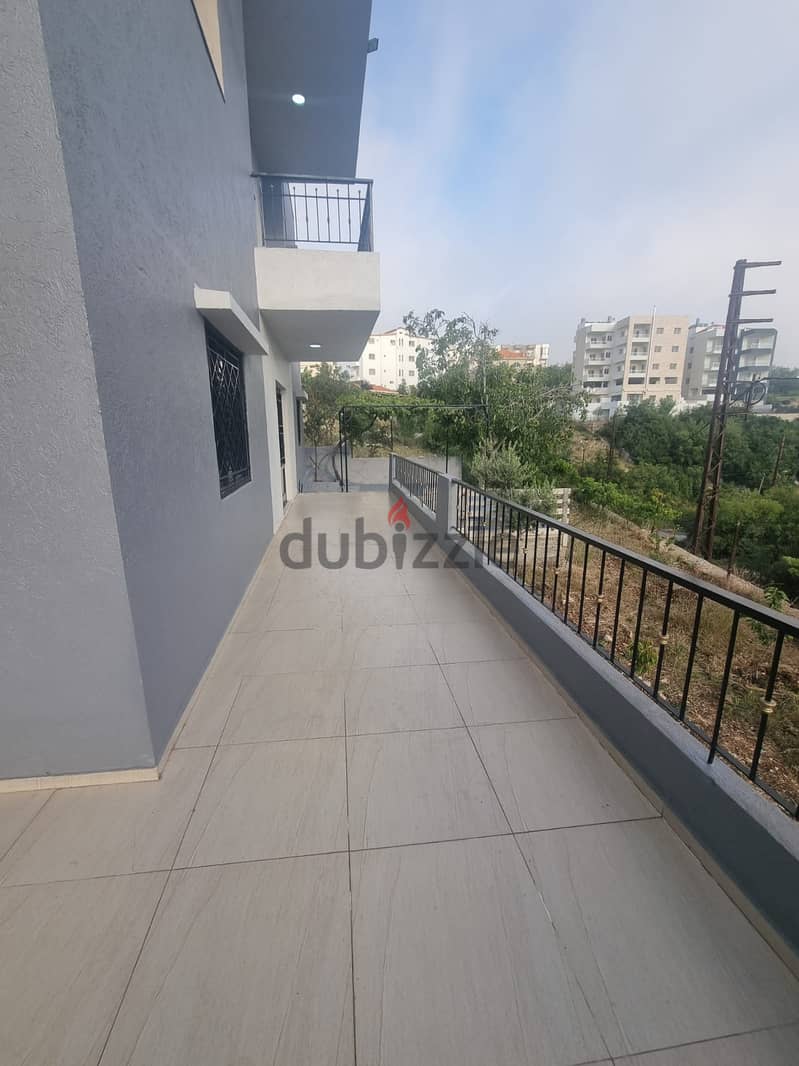 A furnished 1100 m2 house with a garden and terrace for rent in Aanaya 4