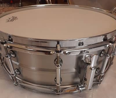 Pearl sensitone snare