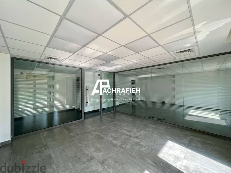 Office For Rent In Downtown - مكتب للأجار في وسط بيروت 3