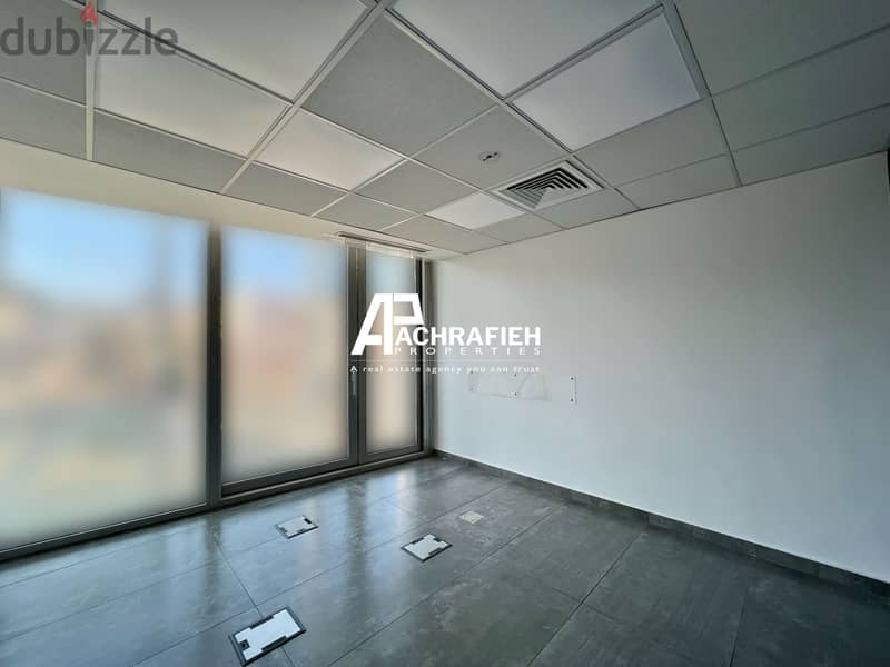 Office For Rent In Downtown - مكتب للأجار في وسط بيروت 8