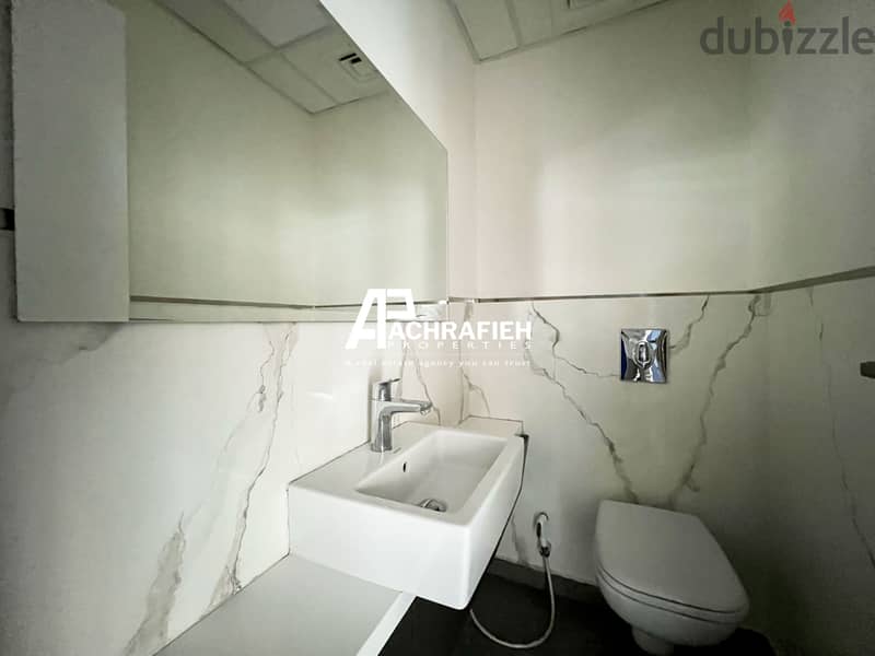 Office For Rent In Downtown - مكتب للأجار في وسط بيروت 9