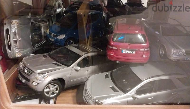 1:18 Mercedes-Benz die-cast car collectiom 11