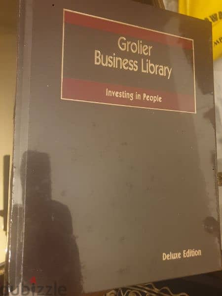 Grolier business library,the business from A to Z 8