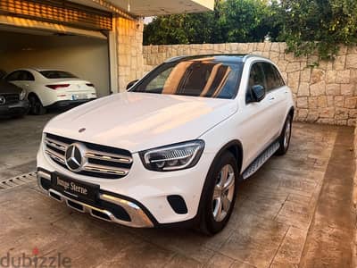 GLC 200 4 matic mod 2020! full options white in black!