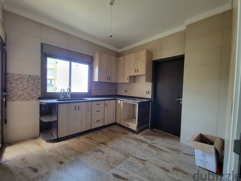 RWB140CH - Apartment for rent in Halat Jbeil شقة للإيجار في حالات جبيل 4