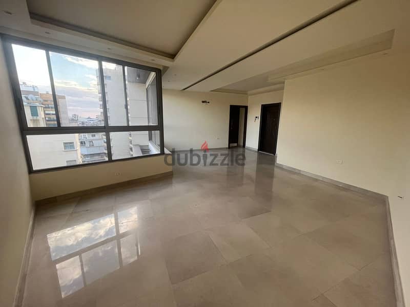 Comfortable Apartment For Sale in Mar eliasشقة مريحة للبيع في مار اليا 0