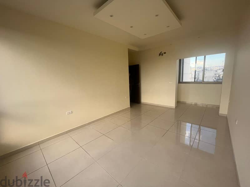 Comfortable Apartment For Sale in Mar eliasشقة مريحة للبيع في مار اليا 1