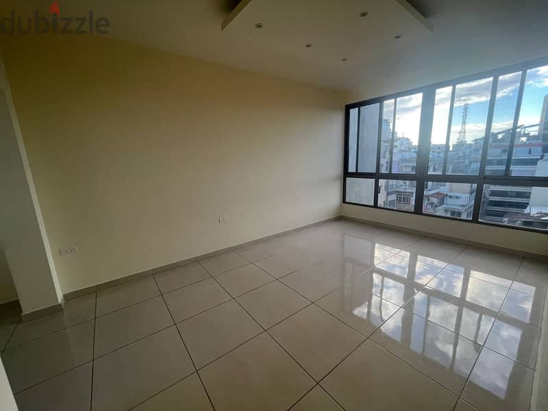 Comfortable Apartment For Sale in Mar eliasشقة مريحة للبيع في مار اليا 2