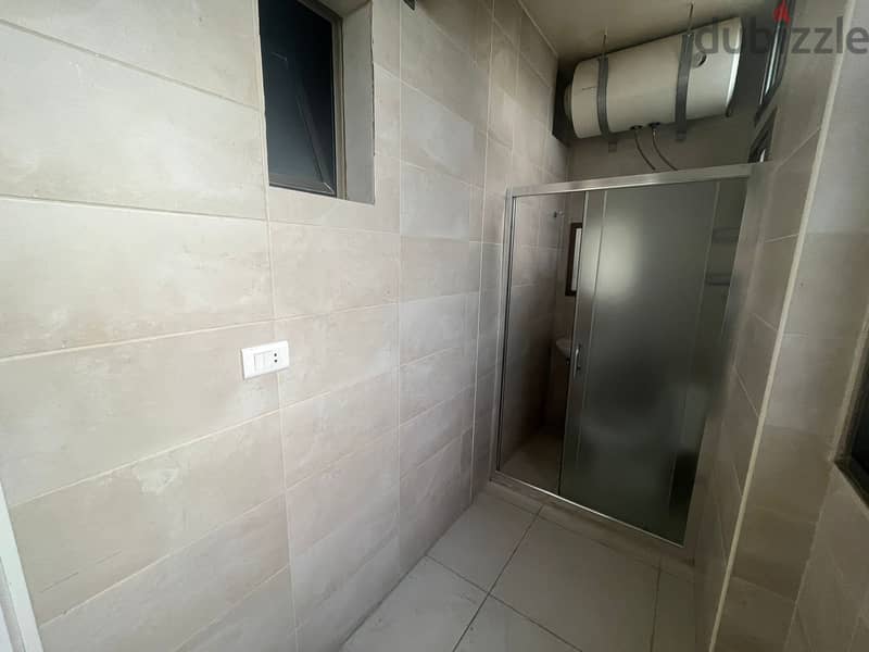 Comfortable Apartment For Sale in Mar eliasشقة مريحة للبيع في مار اليا 7