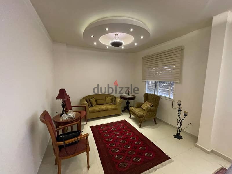 Apartment for rent in Furn El Chebbak شقة للاجار في فرن الشباك 4