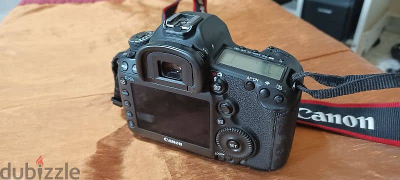 canon 5d mark 3 body only+ charger+ battery 3